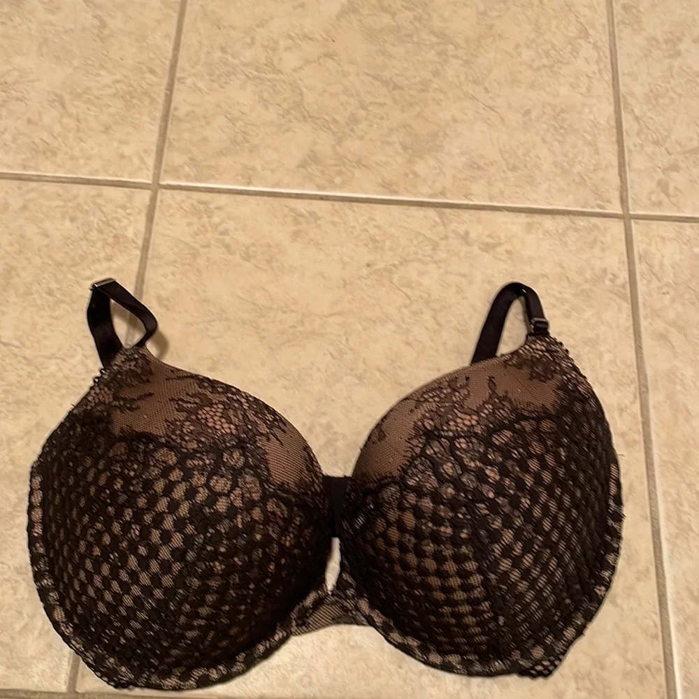 Victoria’s Secret Very Sexy push-up bra